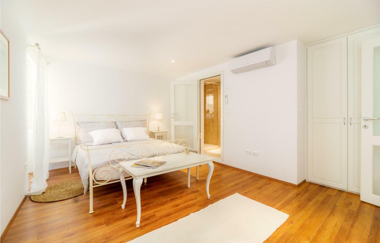 Felix Apartment โรวีน ภายนอก รูปภาพ