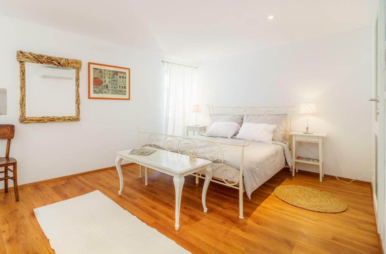 Felix Apartment โรวีน ภายนอก รูปภาพ