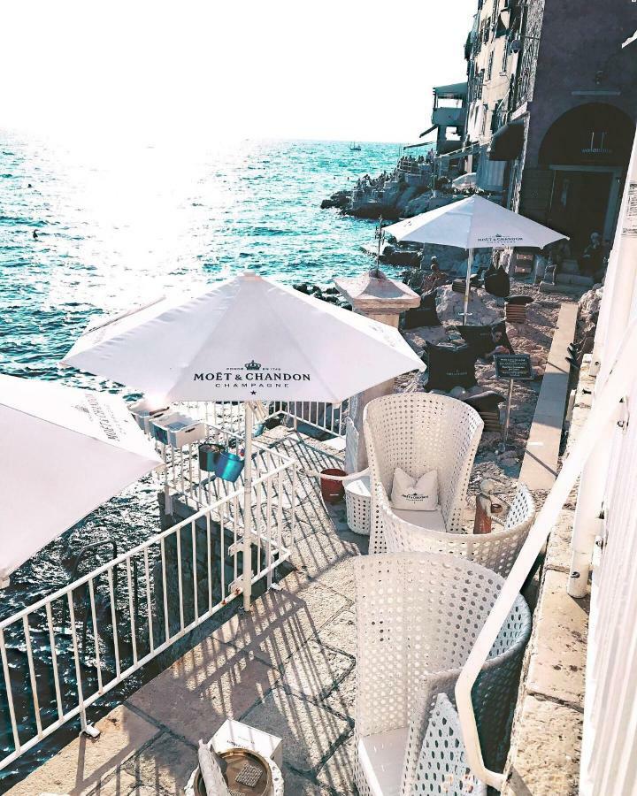 Felix Apartment โรวีน ภายนอก รูปภาพ